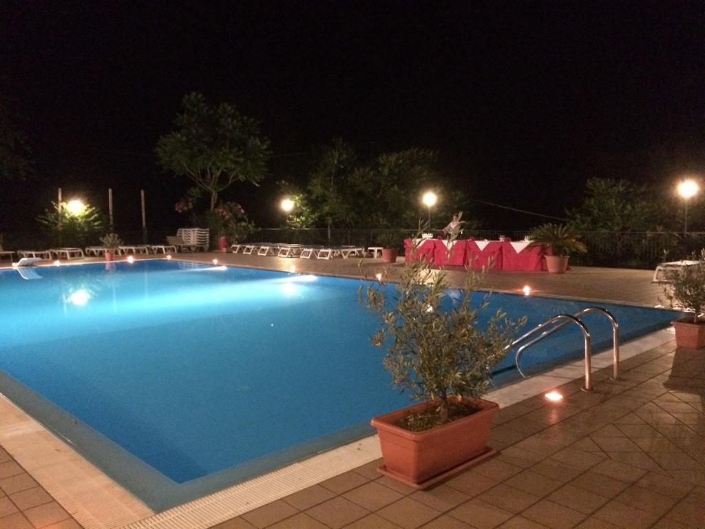Agri-Hotel Da Marianna Resort & Spa Santa Domenica Vittoria Exterior foto